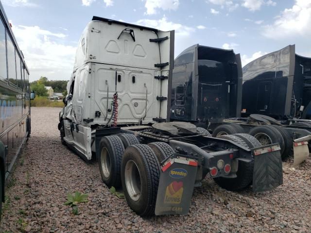 2022 Freightliner Cascadia 126