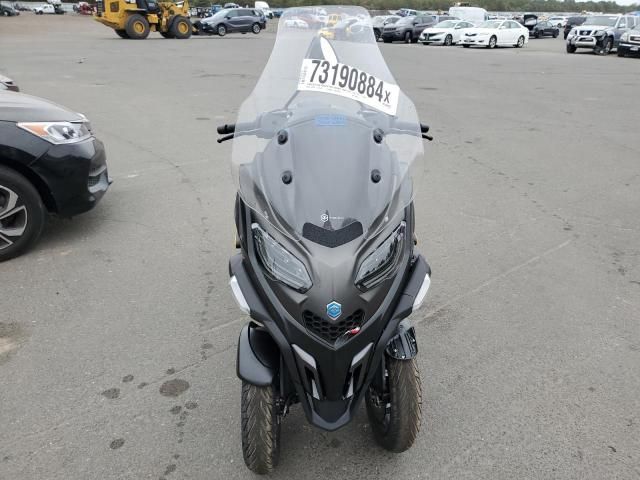 2024 Piaggio MP3 530 Exclusive