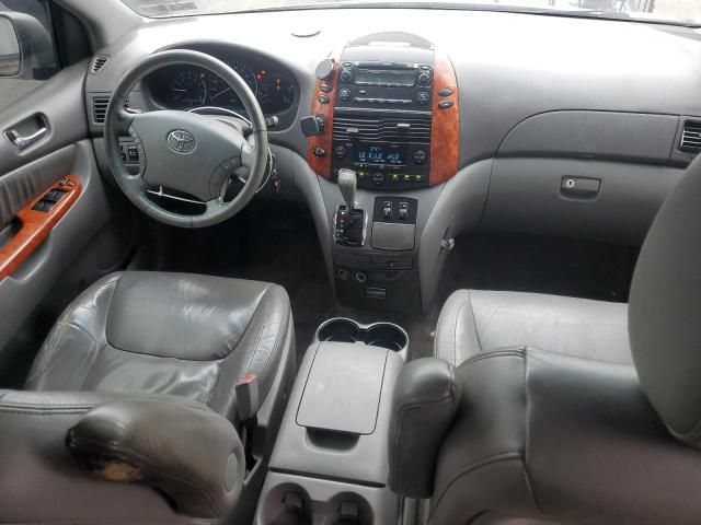 2010 Toyota Sienna XLE