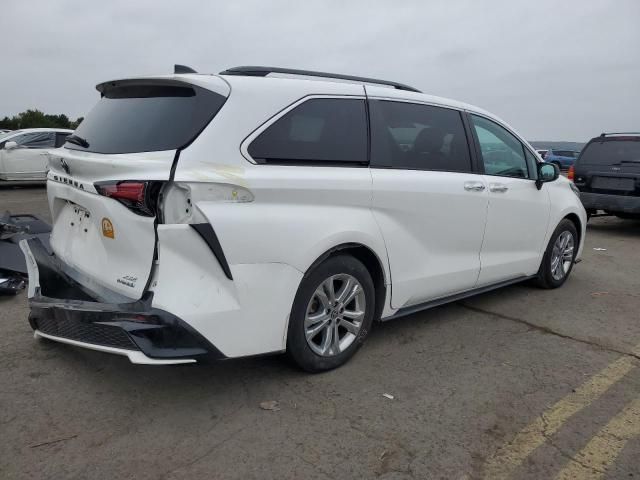 2022 Toyota Sienna XSE