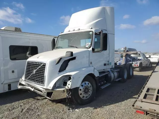 2013 Volvo VN VNL