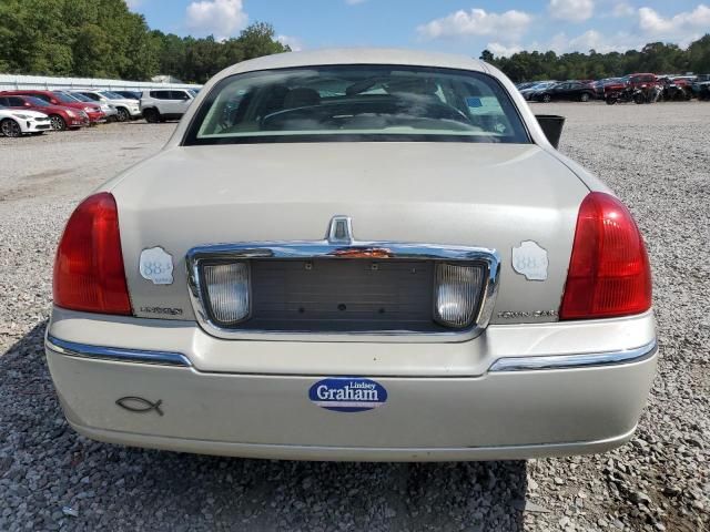 2006 Lincoln Town Car Signature Limited