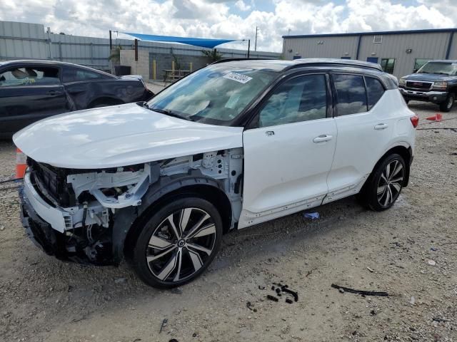 2022 Volvo XC40 P8 Recharge Plus