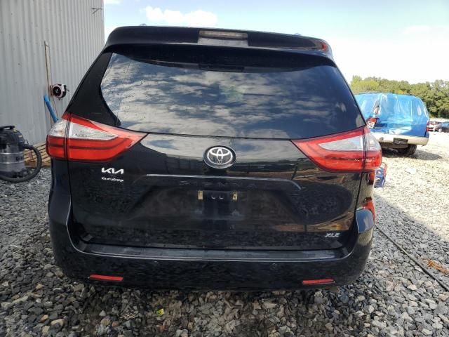 2015 Toyota Sienna XLE