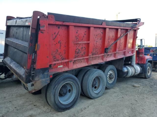 2001 Mack 600 RD600