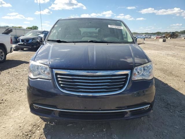 2013 Chrysler Town & Country Touring L