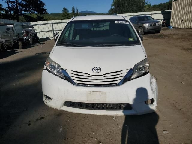 2017 Toyota Sienna LE