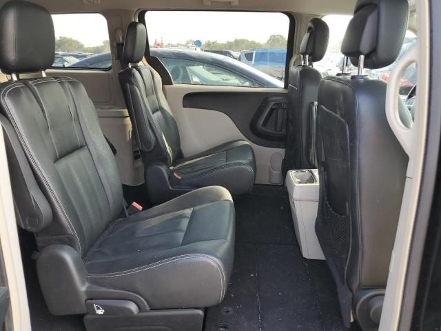 2016 Chrysler Town & Country Touring