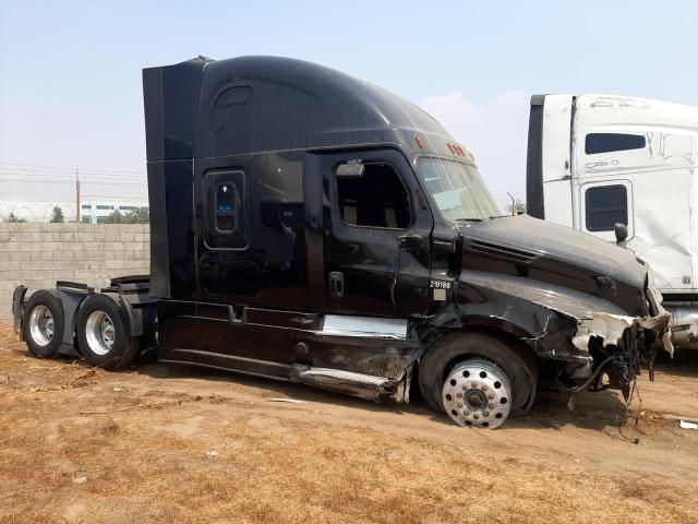 2019 Freightliner Cascadia 126