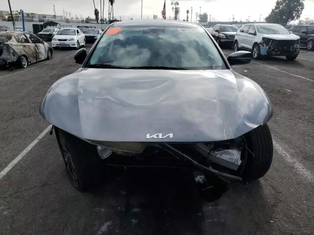 2024 KIA EV6 Light