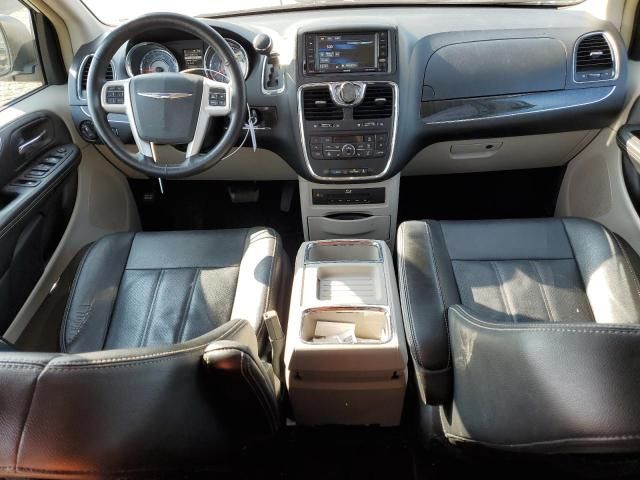 2016 Chrysler Town & Country Touring L