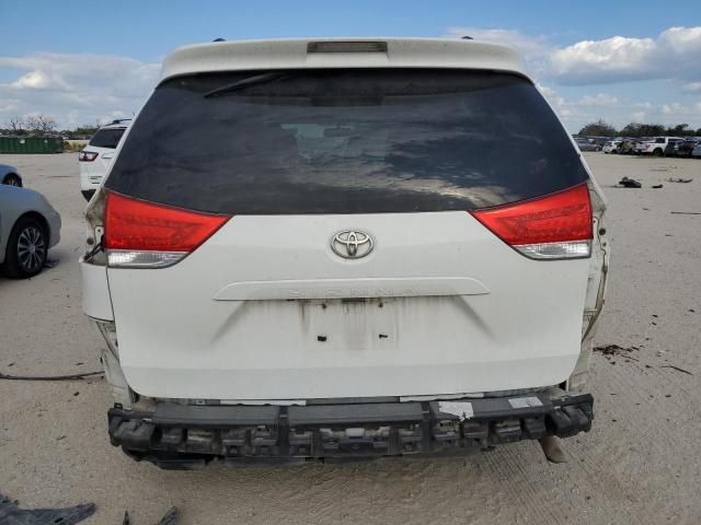 2014 Toyota Sienna LE