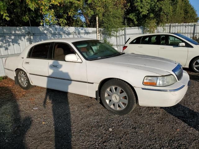 2006 Lincoln Town Car Signature Limited