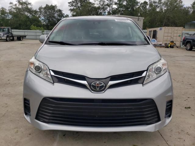 2019 Toyota Sienna LE