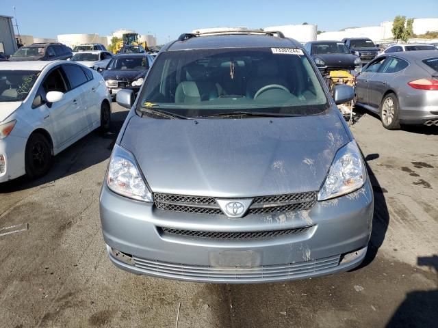 2004 Toyota Sienna XLE