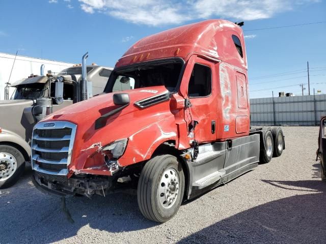 2021 Freightliner Cascadia 126