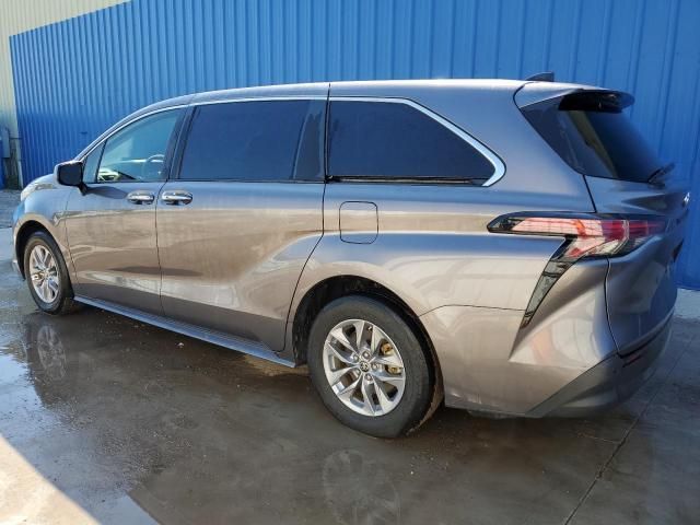 2022 Toyota Sienna XLE