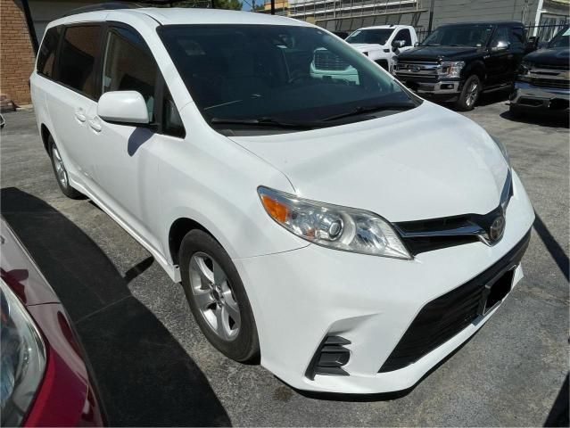 2020 Toyota Sienna LE