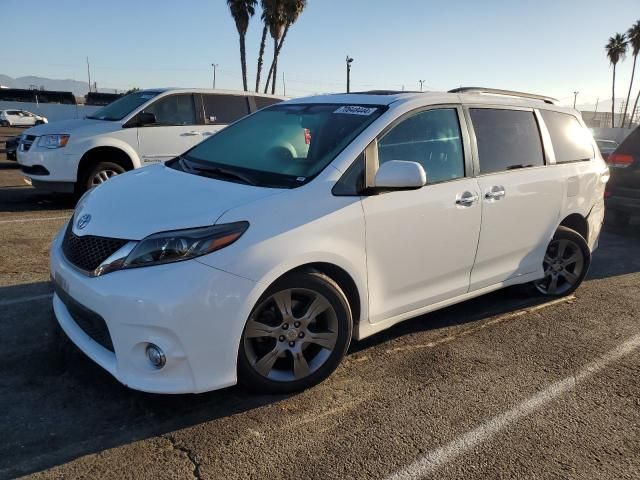 2016 Toyota Sienna SE