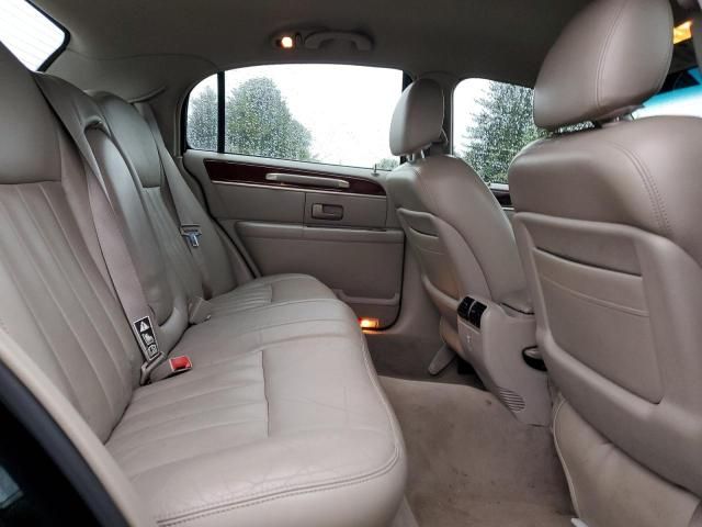 2003 Lincoln Town Car Signature