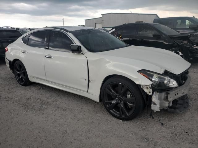 2011 Infiniti M56