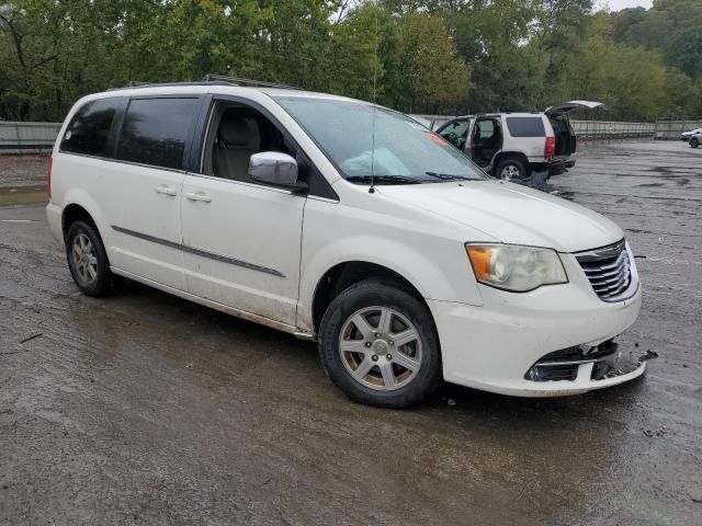 2012 Chrysler Town & Country Touring L