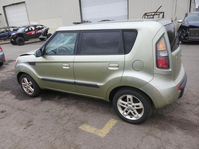 2010 KIA Soul +