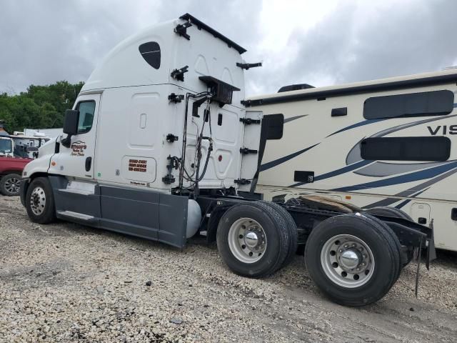 2016 Freightliner Cascadia 125