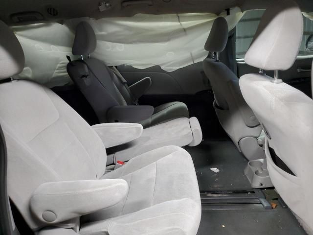 2015 Toyota Sienna LE