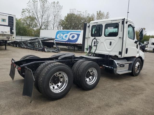 2020 Freightliner Cascadia 116