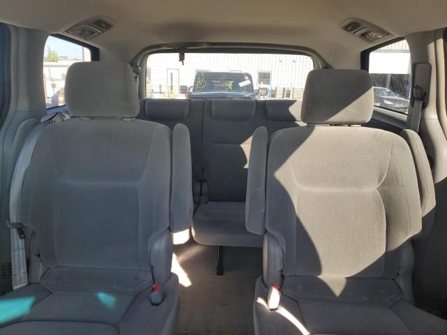 2005 Toyota Sienna CE