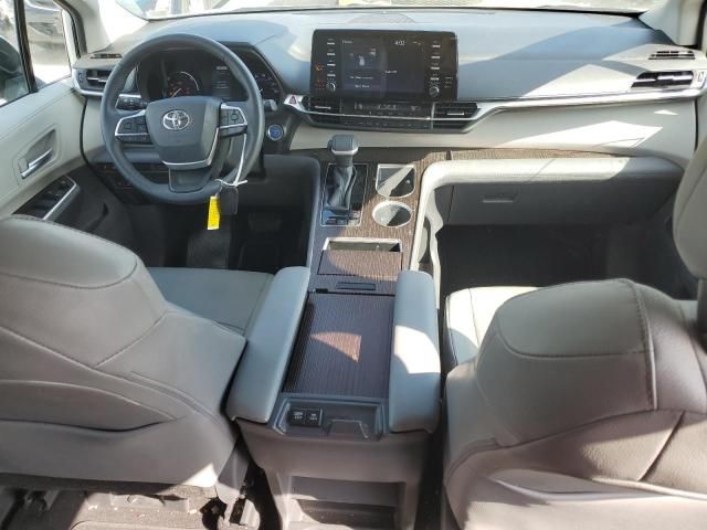 2021 Toyota Sienna XLE