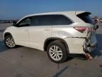 2016 Toyota Highlander LE