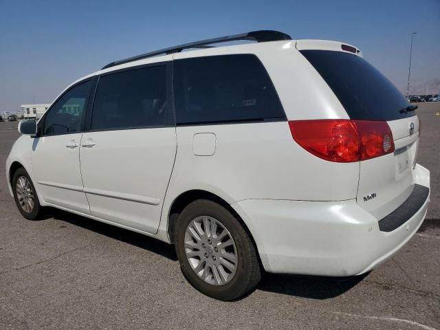 2010 Toyota Sienna XLE