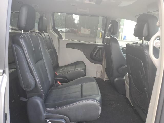 2015 Chrysler Town & Country Touring L