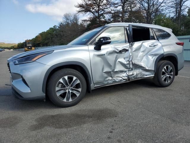 2021 Toyota Highlander Hybrid XLE