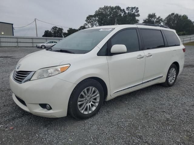 2015 Toyota Sienna XLE