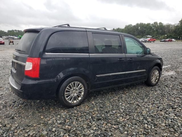 2013 Chrysler Town & Country Touring L