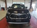 2022 Toyota Highlander Hybrid Platinum