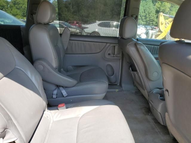 2005 Toyota Sienna XLE