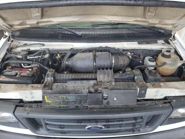 2003 Ford Econoline E350 Super Duty Cutaway Van