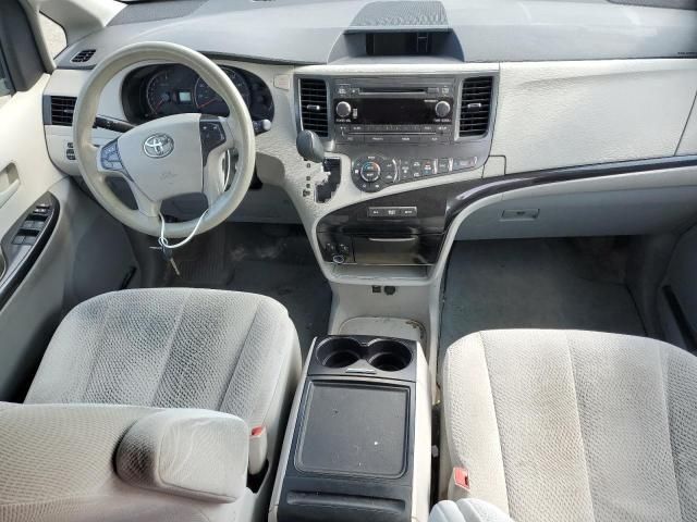 2014 Toyota Sienna LE