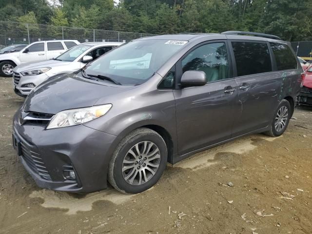 2018 Toyota Sienna XLE