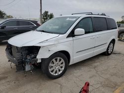 Salvage cars for sale from Copart Pekin, IL: 2016 Chrysler Town & Country Touring