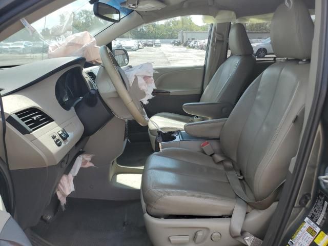 2013 Toyota Sienna XLE