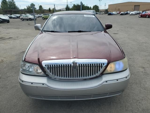 2003 Lincoln Town Car Signature