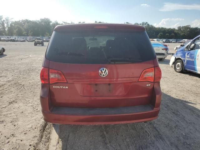 2011 Volkswagen Routan SE