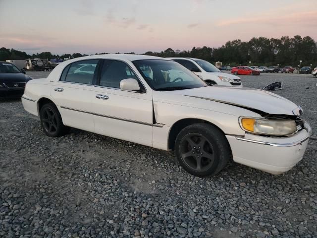 1999 Lincoln Town Car Signature