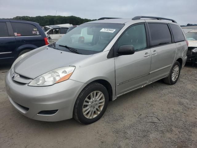 2010 Toyota Sienna LE