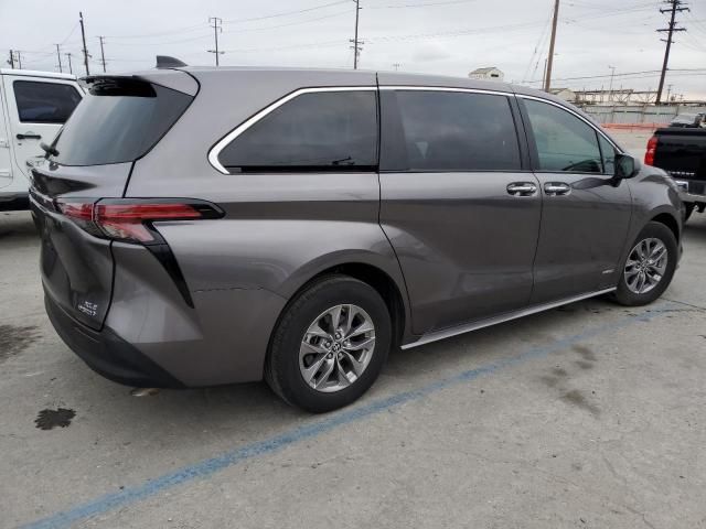 2021 Toyota Sienna XLE